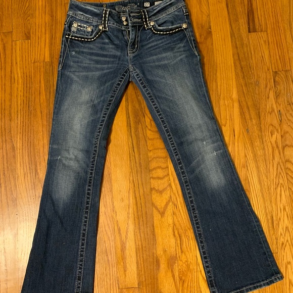 Jeans - Picture 2 of 3